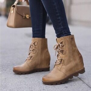 Sorel Leather Boots Womens Size 9.5